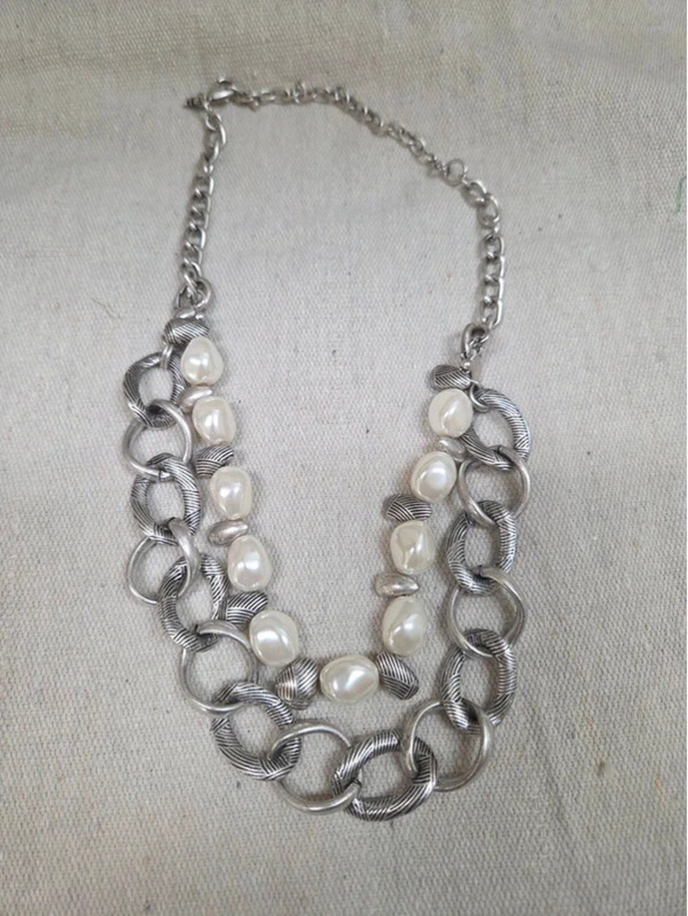 "Britton" Premier Designs necklace.